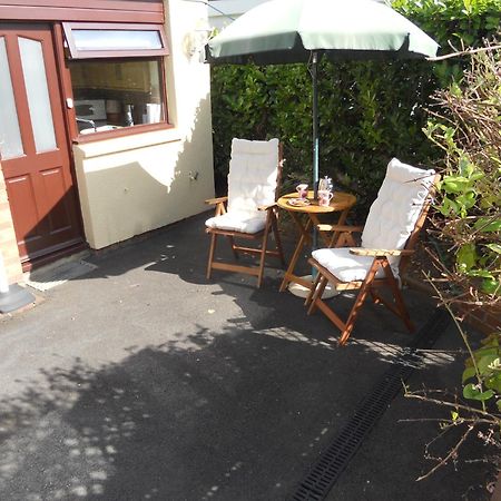 Teign Head Apartment نيوتن أبوت المظهر الخارجي الصورة